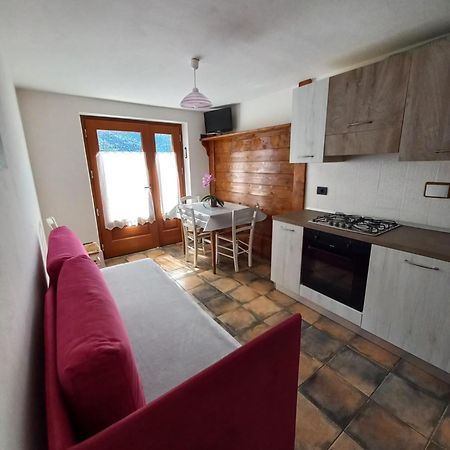 Apartmán Da Lauretta Challand-Saint-Anselme Exteriér fotografie