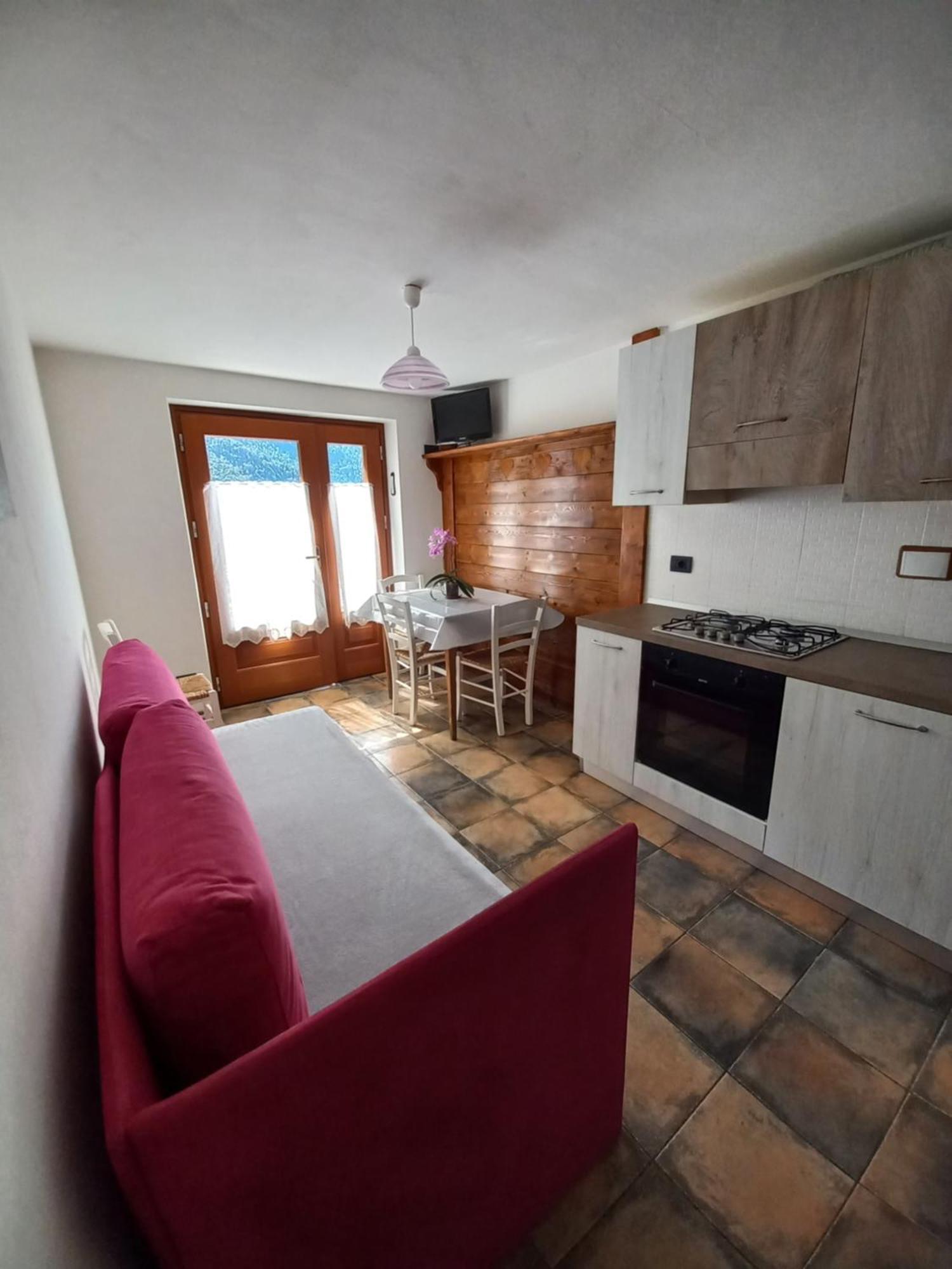 Apartmán Da Lauretta Challand-Saint-Anselme Exteriér fotografie